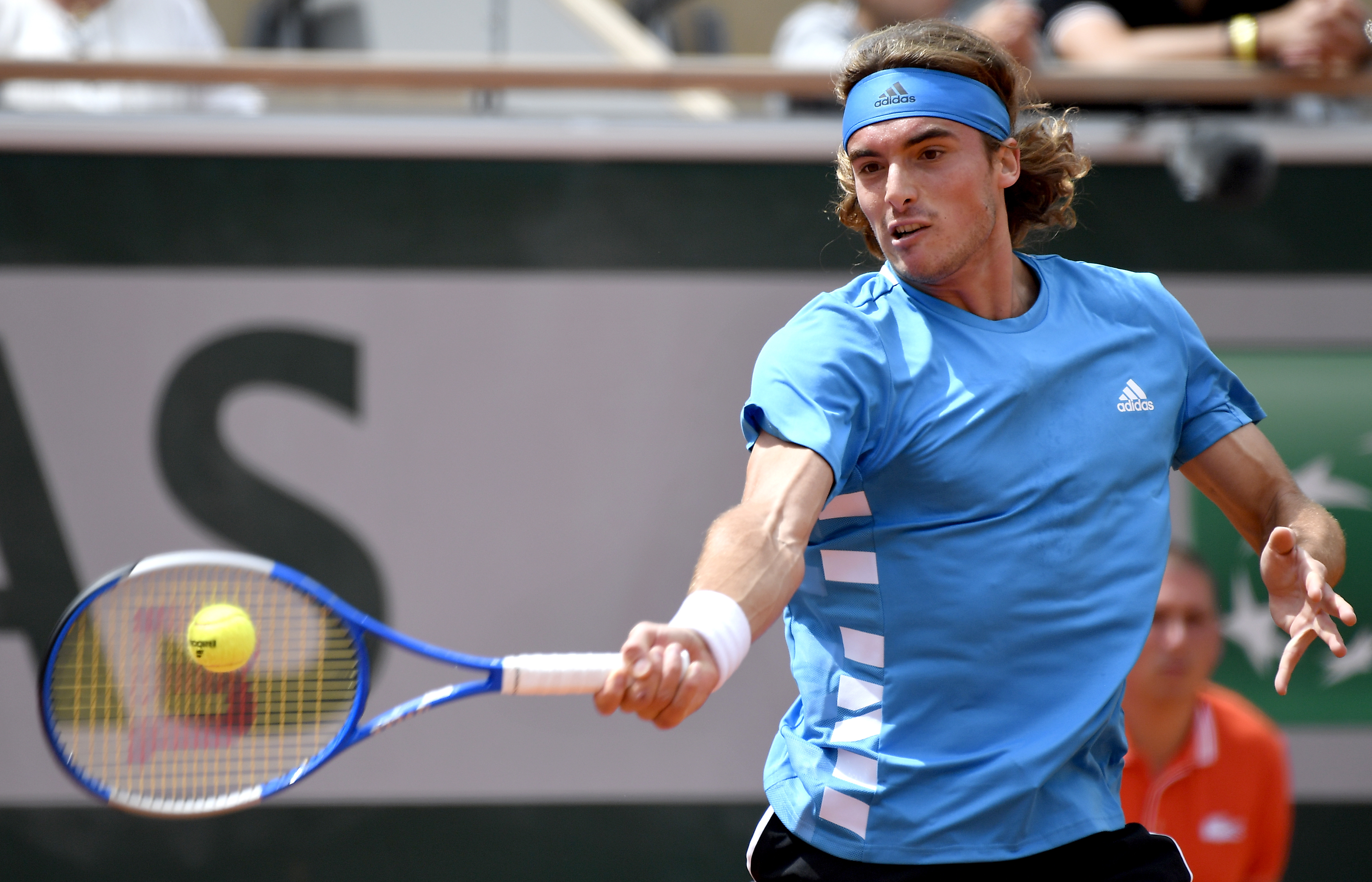 华体会登陆-包含英国网球队绝地反击世界网球队，西西帕斯打破历史纪录的词条